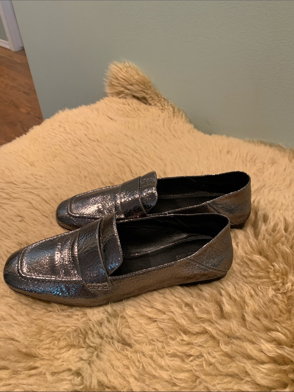 Michael Kors Shiny Pewter Leather Upper Penny Loafers. Sz 7M